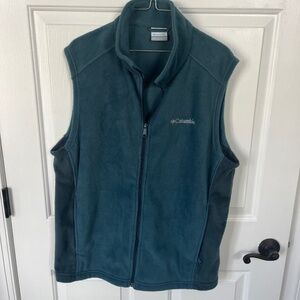 Columbia Fleece vest, Large, Teal gently used